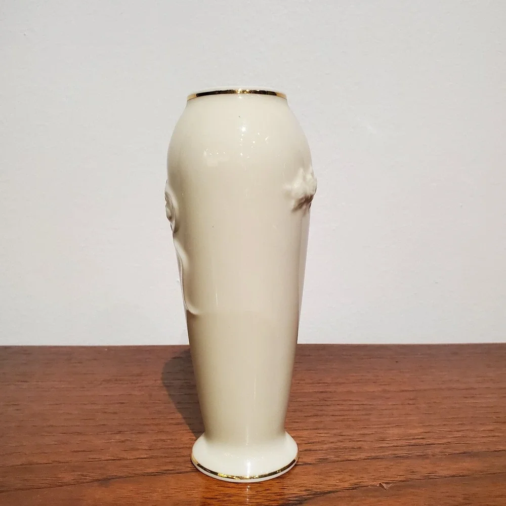 Lenox Small Porcelain Ivory/Cream Colored Bud‎ Vase Gold Trim 6